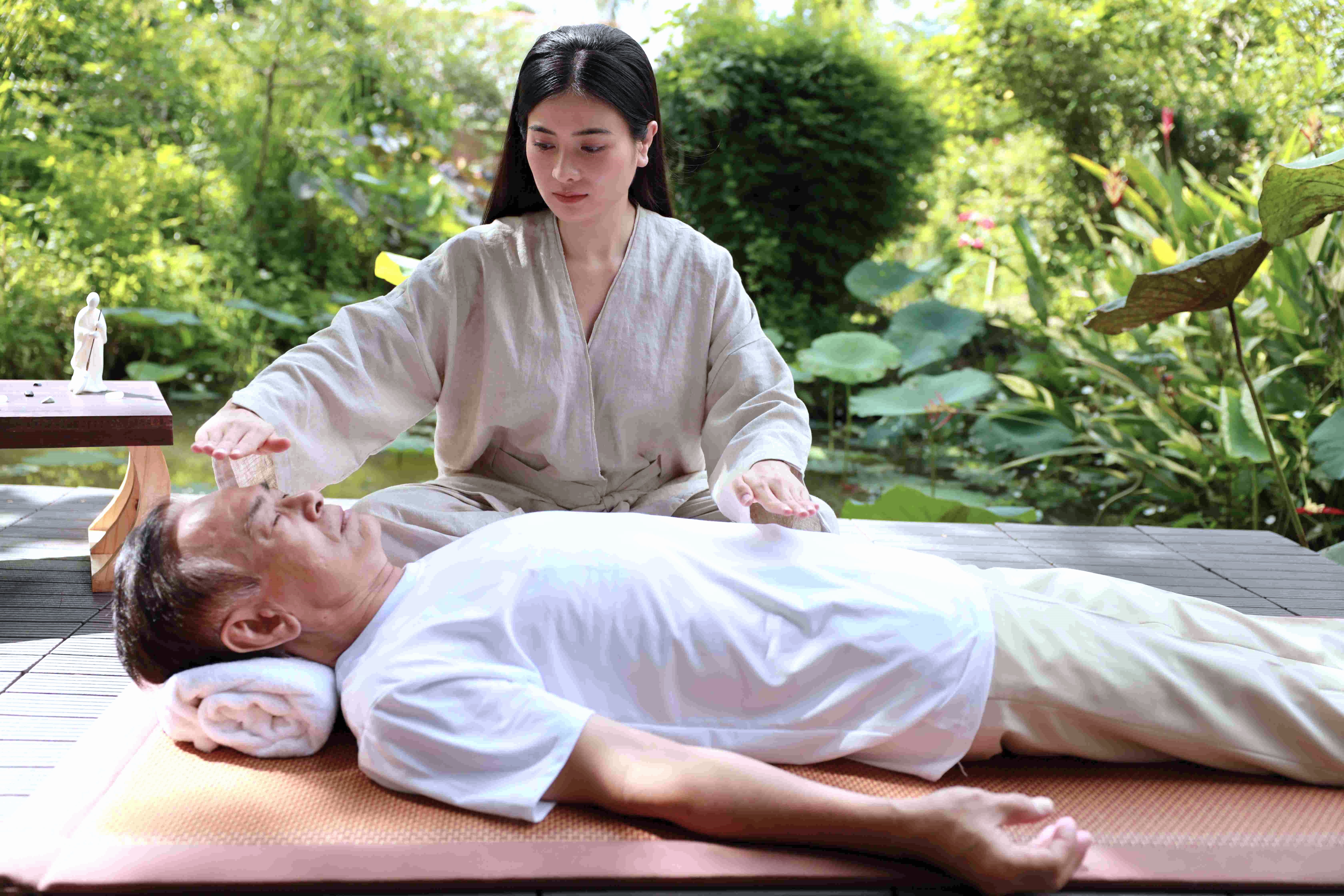 reiki là gì, usuha reiki là gì, chữa lành bằng năng lượng reiki, học reiki, chữa lành, reiki master teacher, các bước vị trí đặt tay reiki, cách đặt tay reiki, trung tâm usuha reiki, reiki la gi, cách đặt tay reiki, reiki, reiki healing, reiki enery, healing energy, năng lượng chữa lành, chữa lành, healing, meenakee, năng lượng, usuha reiki, vashna thiên kim, trung tâm usuha reiki, hoc reiki, học reiki, khóa học reiki, reiki course vietnam