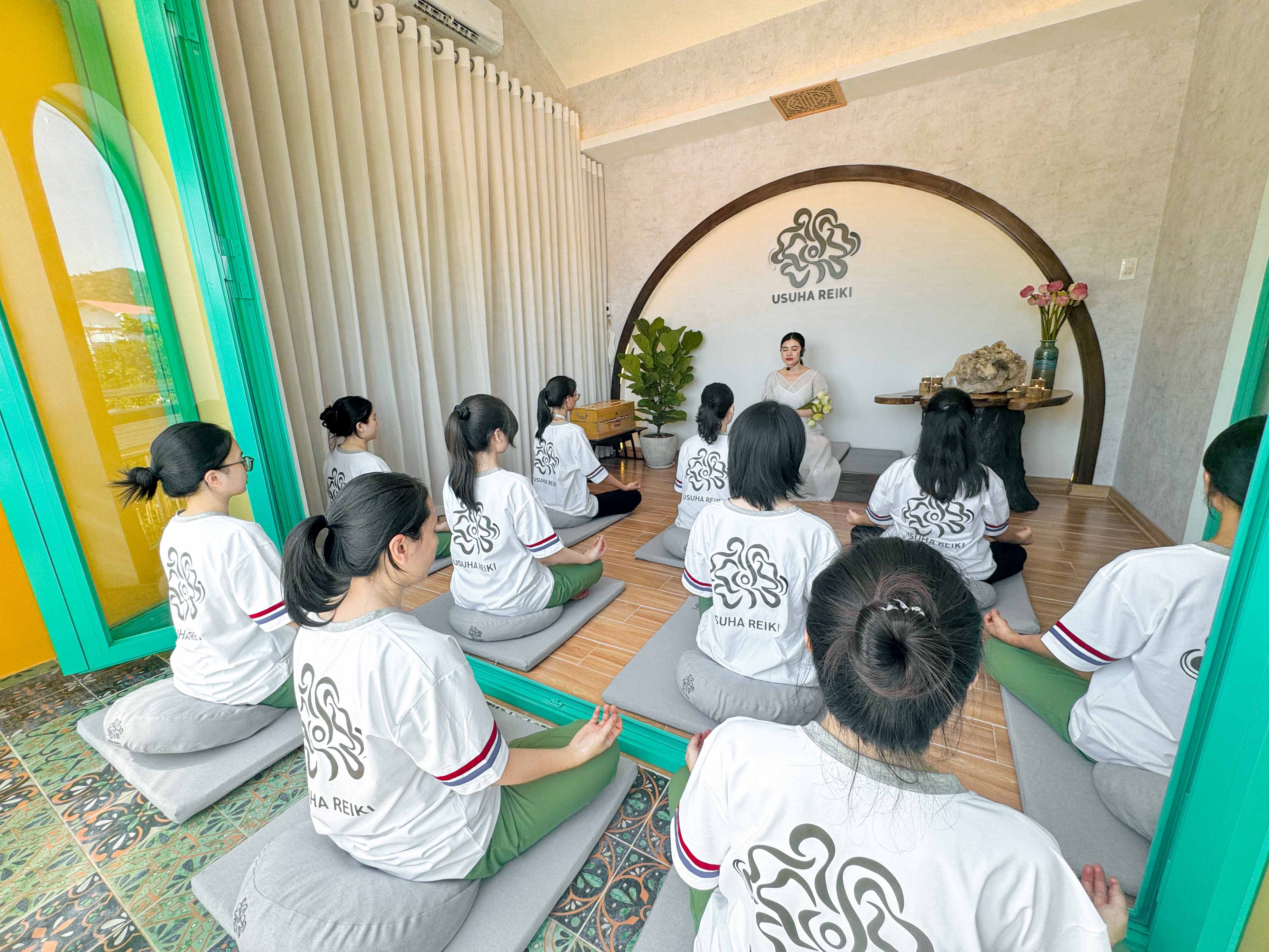 Sự kiện khai trương trung tâm Usuha Reiki Healing Khánh Hòa của Vashna Group